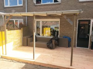 Douglas vlonder Hoveniersbedrijf Gooise Meren Hovenier Naarden Bussum Tuinaanleg Tuinonderhoud